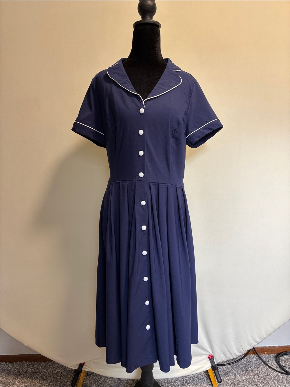 Gown Town Size XL Vintage Style Navy Button-Front with White Piping